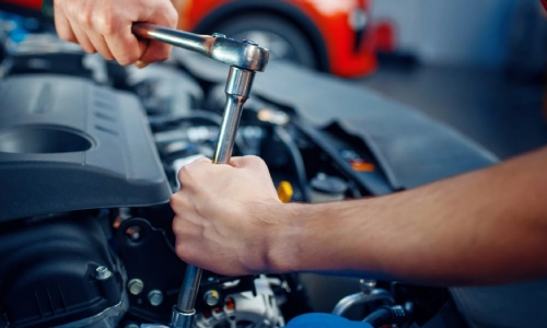 Common Signs of Engine Problems While Driving